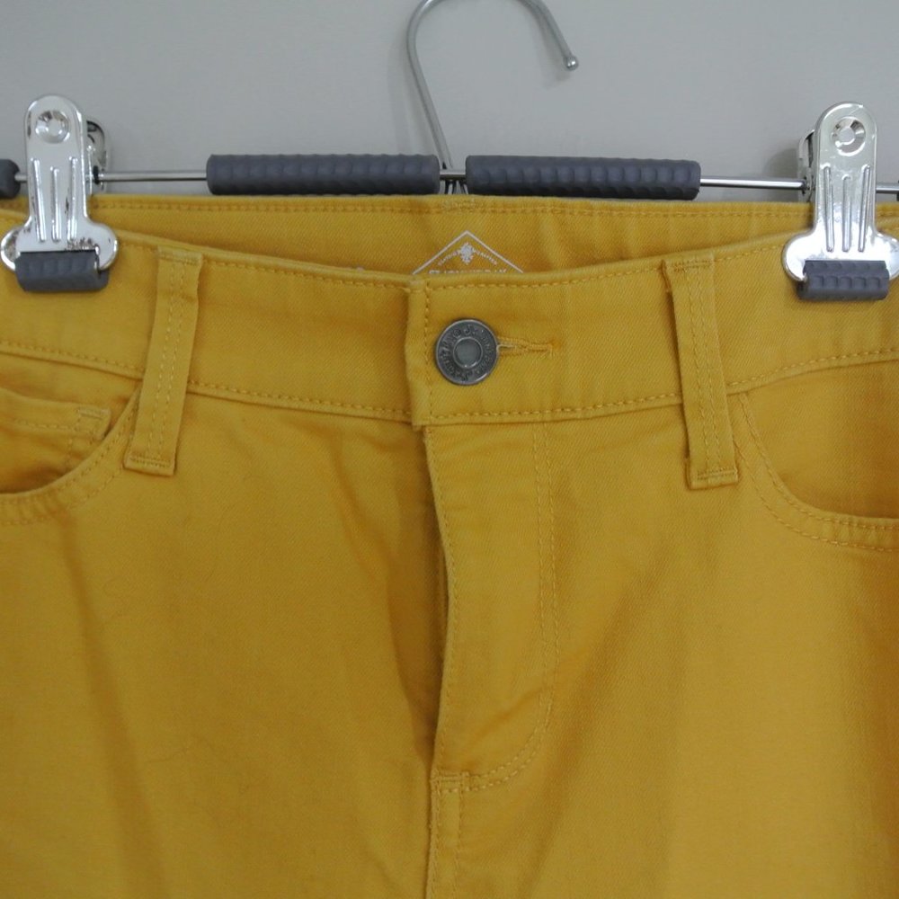 Yellow pants - Picture 3 of 5